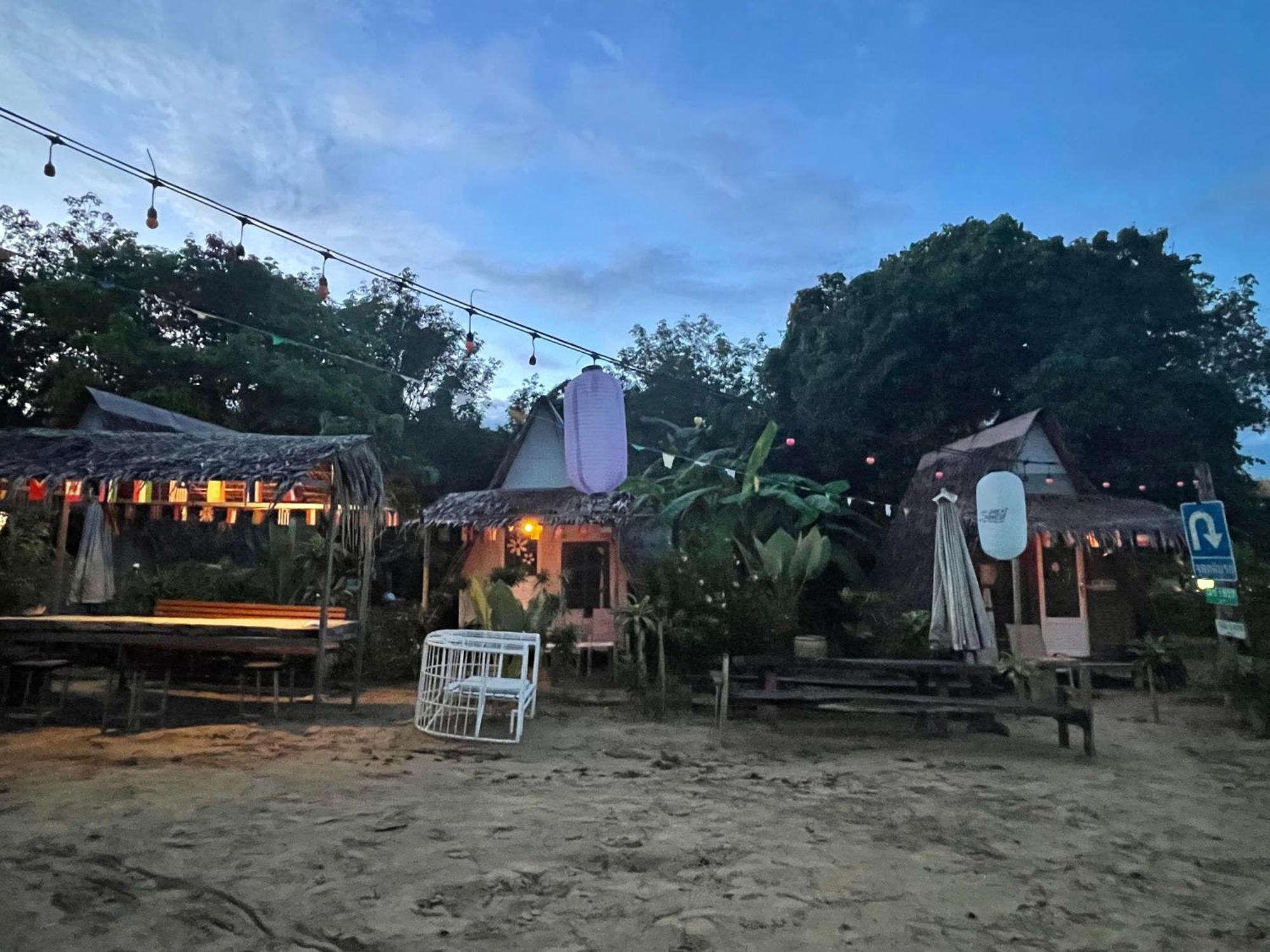 Hotel Phuketairportcamping à Ban Bo Sai Klang Extérieur photo